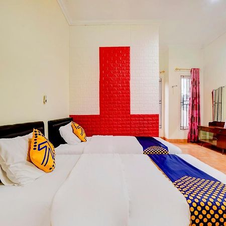 Radio Backpacker Guesthouse Syariah Bandung Exterior foto