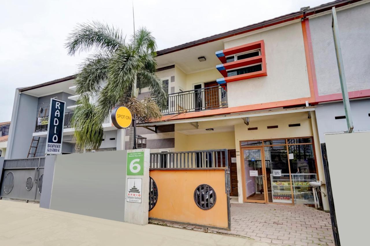 Radio Backpacker Guesthouse Syariah Bandung Exterior foto