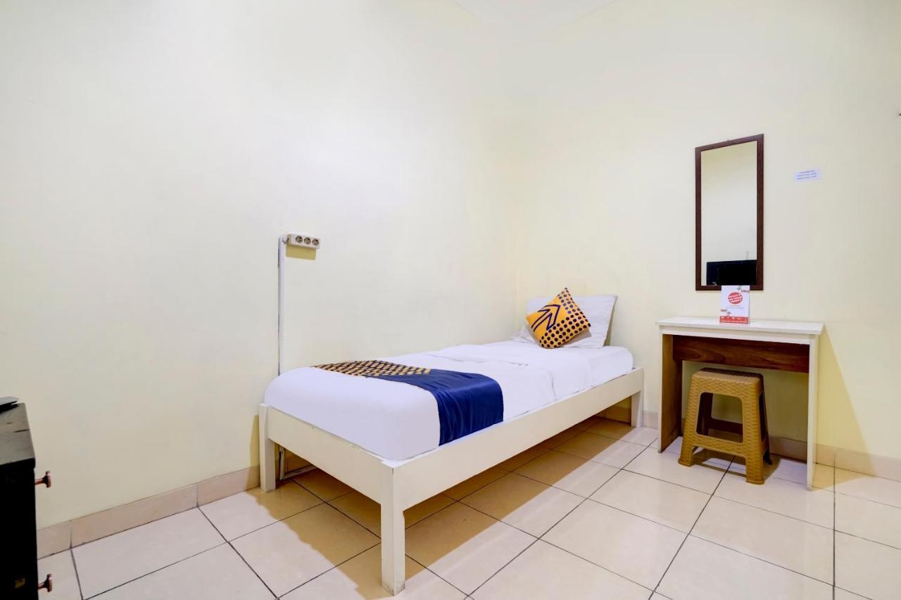 Radio Backpacker Guesthouse Syariah Bandung Exterior foto