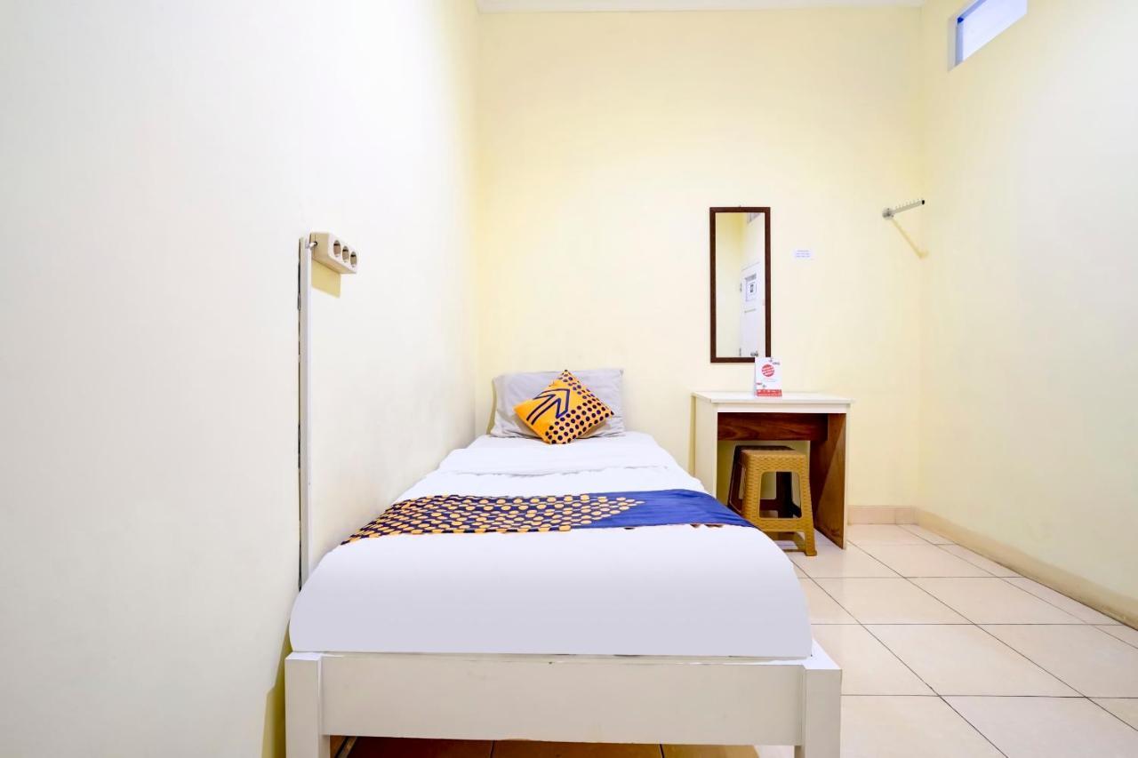 Radio Backpacker Guesthouse Syariah Bandung Exterior foto